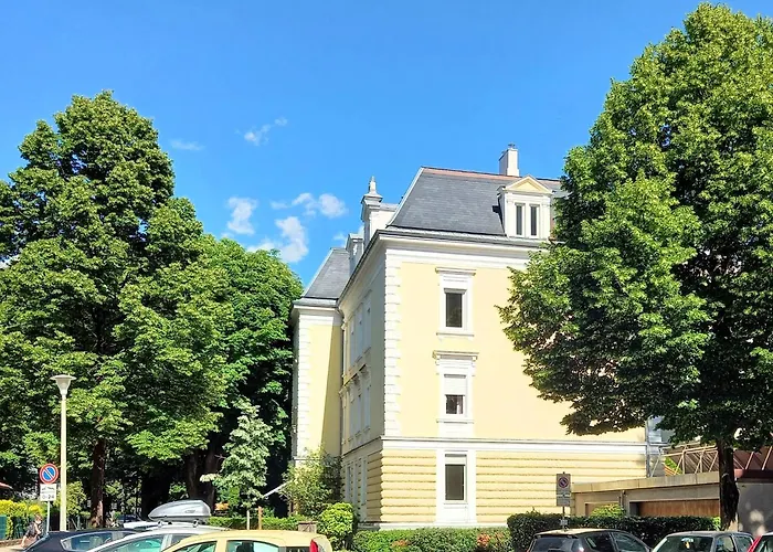 3-Zimmer-Appartement In Privatvilla, Meran Zentrum, Kostenloser Parkplatz Mit Gaestekarte